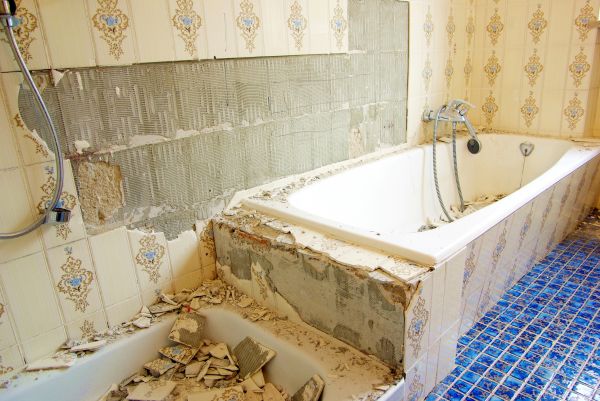 Bathtub Demolition in Pearland